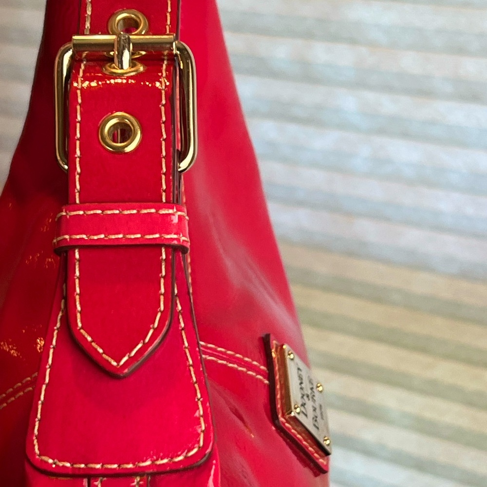 Dooney and Bourke Handbag LIKE NEW - Picture 2 of 7